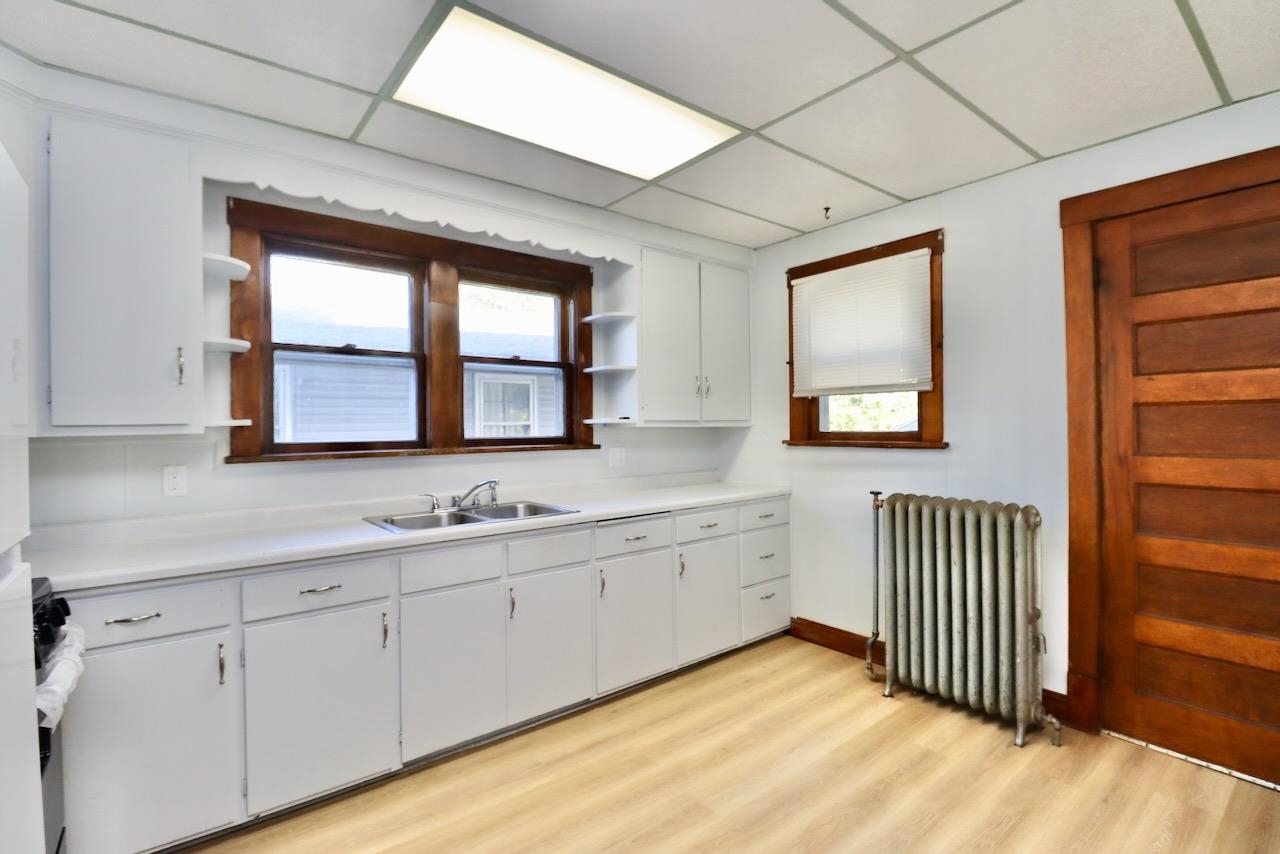 1227 Bluff Street Beloit, WI 53511 - Photo 6 of 21