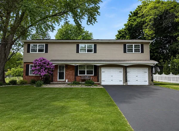 $399,000 | 605 East Drive, Marshall, MI 49068