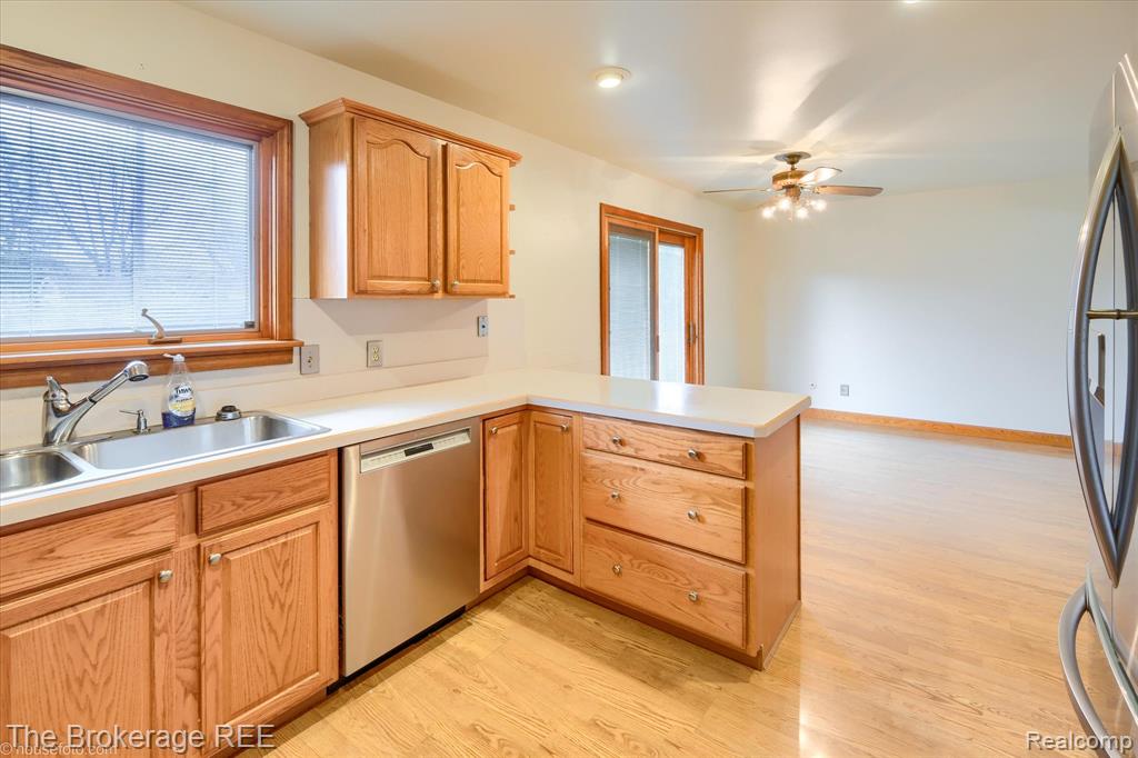 418 Windmill Point Drive Flushing, MI 48433 - Photo 13 of 28