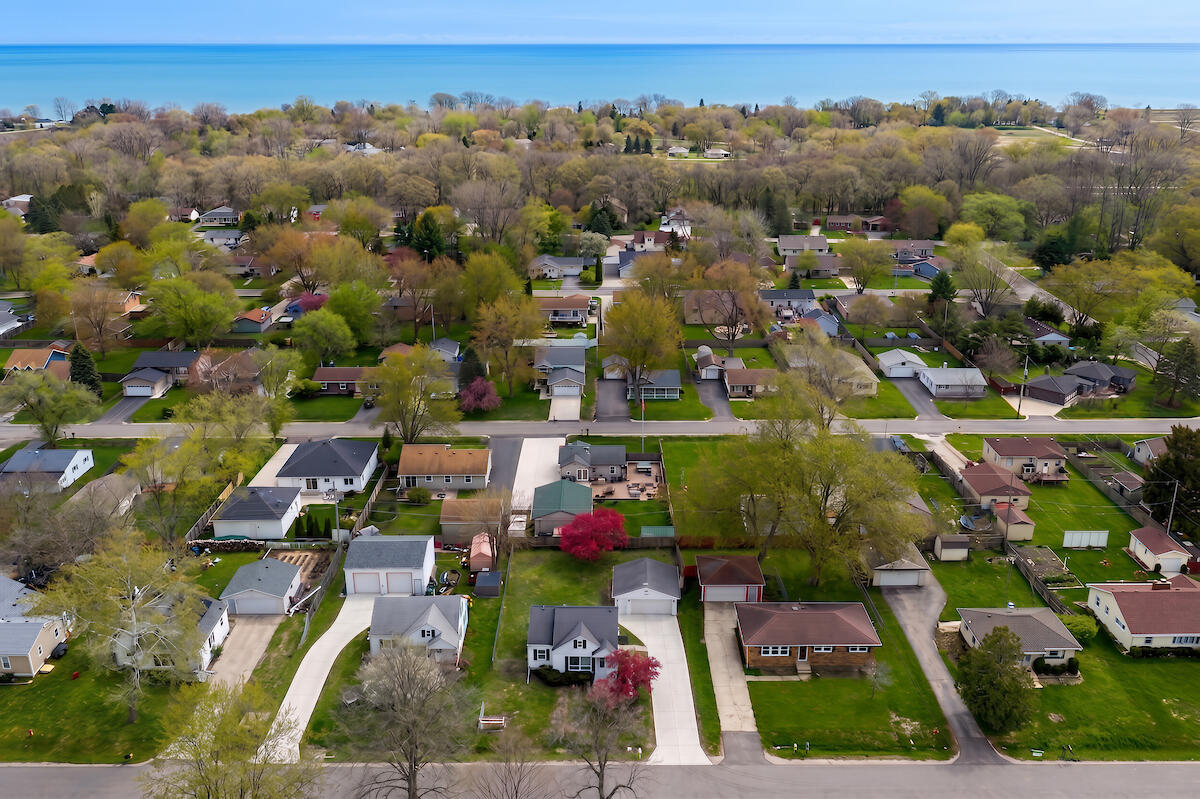 11301 11th Avenue Pleasant Prairie, WI 53158 - Photo 24 of 30 430drone4