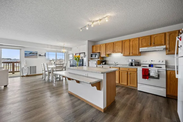 $72,500 | 2155 6th Lane Southeast, Unit 202, Cambridge, MN 55008