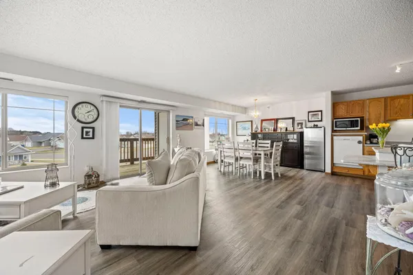 $72,500 | 2155 6th Lane Southeast, Unit 202, Cambridge, MN 55008