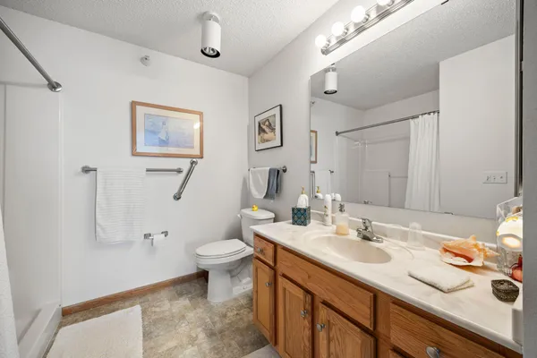 $72,500 | 2155 6th Lane Southeast, Unit 202, Cambridge, MN 55008