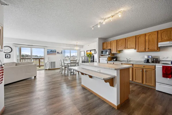 $72,500 | 2155 6th Lane Southeast, Unit 202, Cambridge, MN 55008