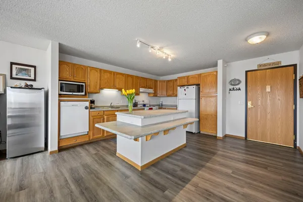 $72,500 | 2155 6th Lane Southeast, Unit 202, Cambridge, MN 55008