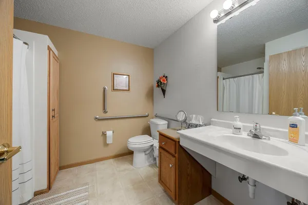 $72,500 | 2155 6th Lane Southeast, Unit 202, Cambridge, MN 55008