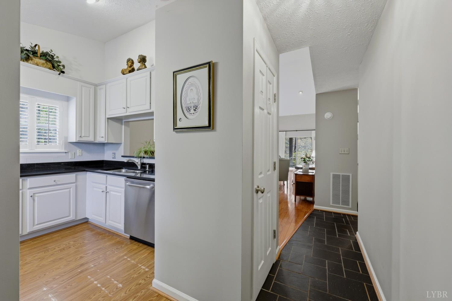 472 Oak Point Road Forest, VA 24551 - Photo 14 of 64