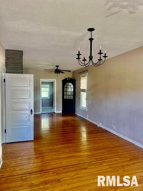 636 North 8th Avenue Canton, IL 61520 - Photo 6 of 33