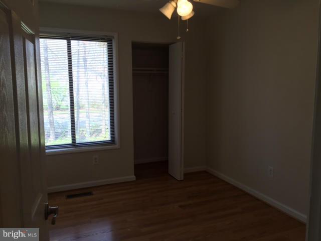 2344 Southgate Square Reston, VA 20191 - Photo 19 of 25 Bedroom 3 with large window and closet