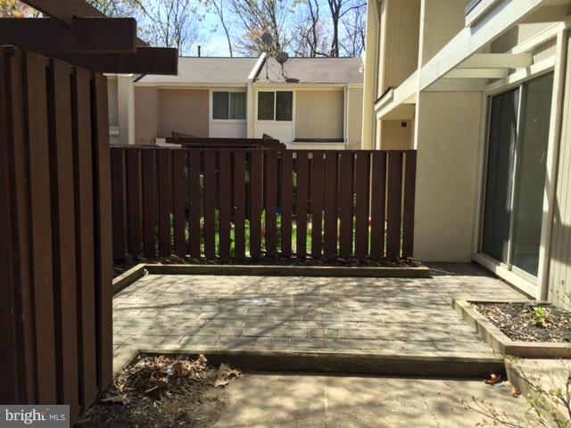 2344 Southgate Square Reston, VA 20191 - Photo 4 of 25 Lovely front area - private and spacious
