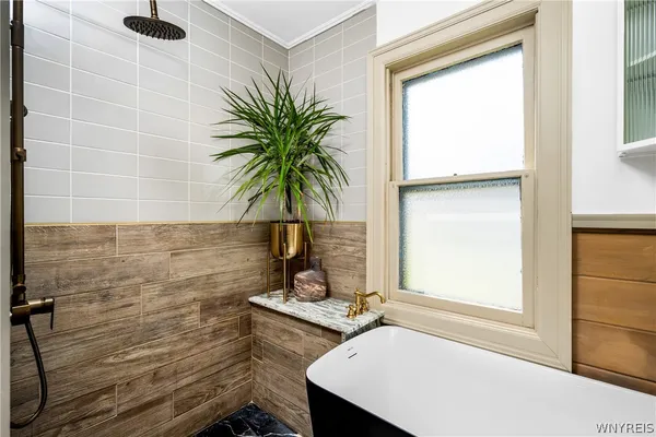 $2,200 | 95 Russell Street, Buffalo, NY 14214