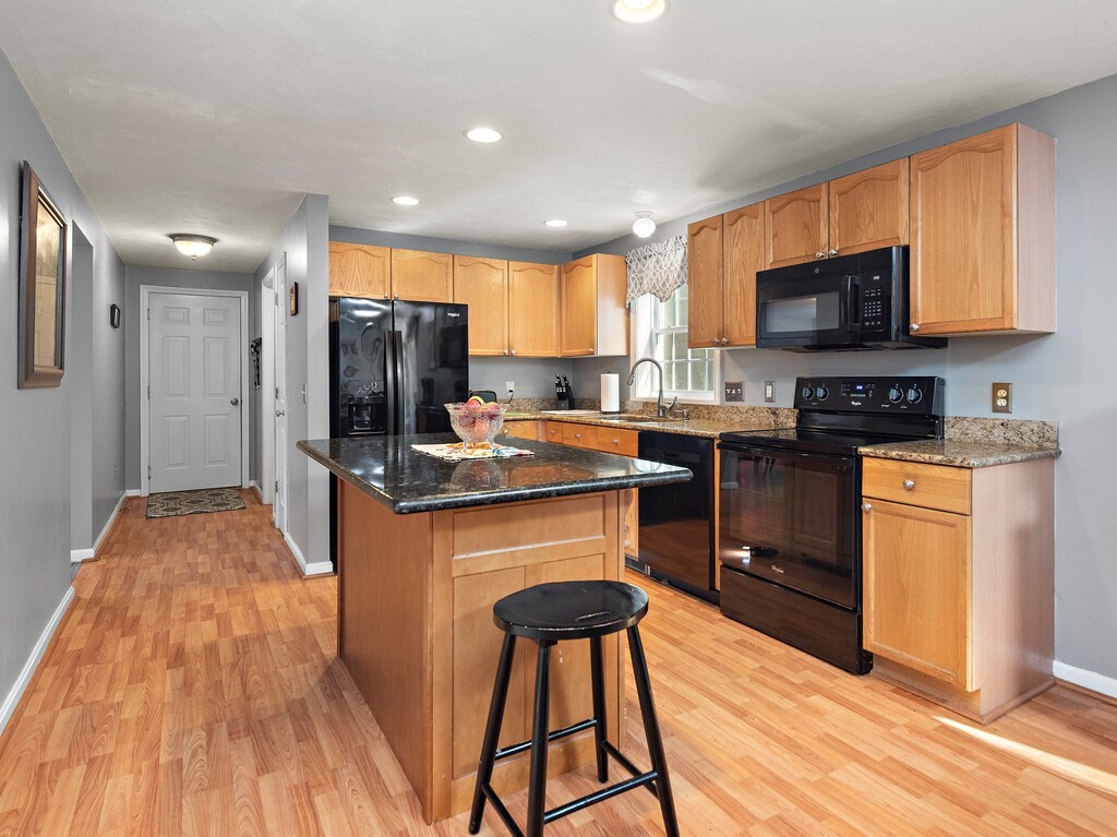 17 Pineview Road Dudley, MA 01571 - Photo 11 of 39 Gallery Image 11