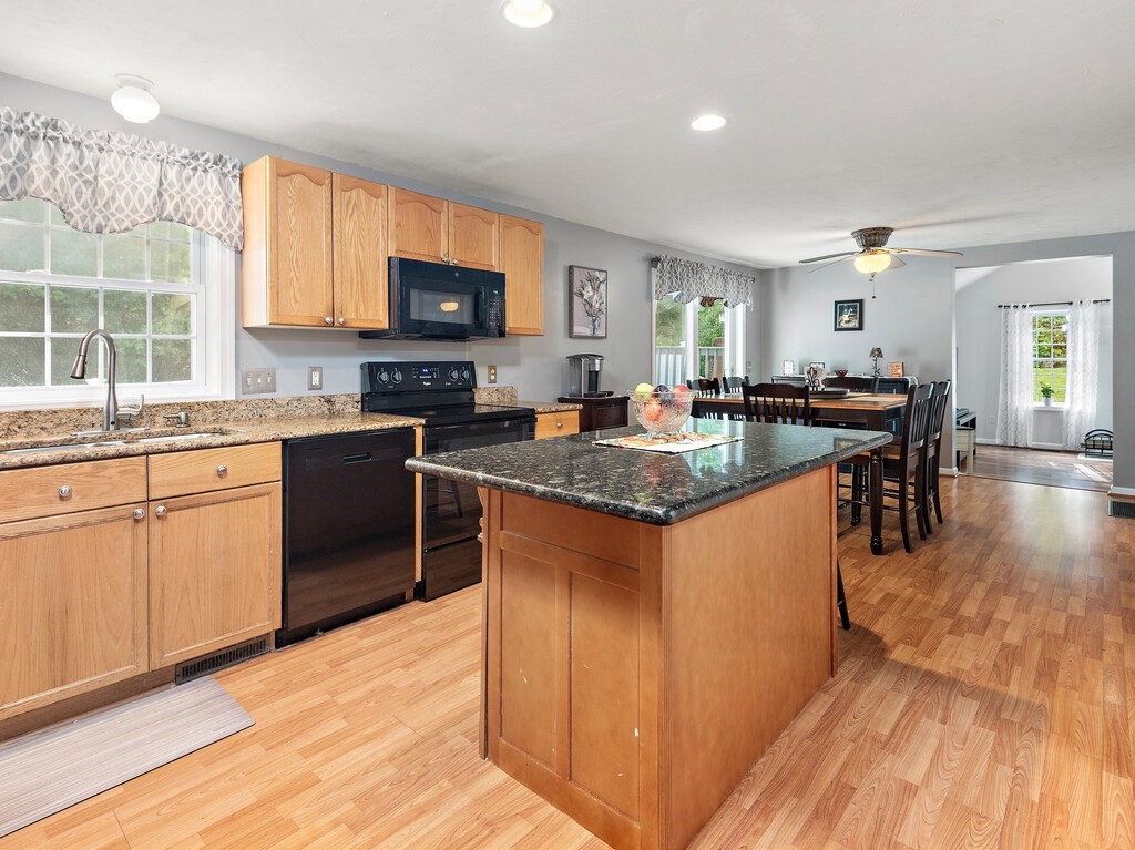 17 Pineview Road Dudley, MA 01571 - Photo 13 of 39 Gallery Image 13