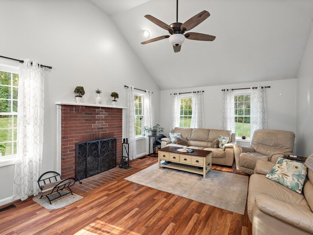 17 Pineview Road Dudley, MA 01571 - Photo 8 of 39 Gallery Image 8