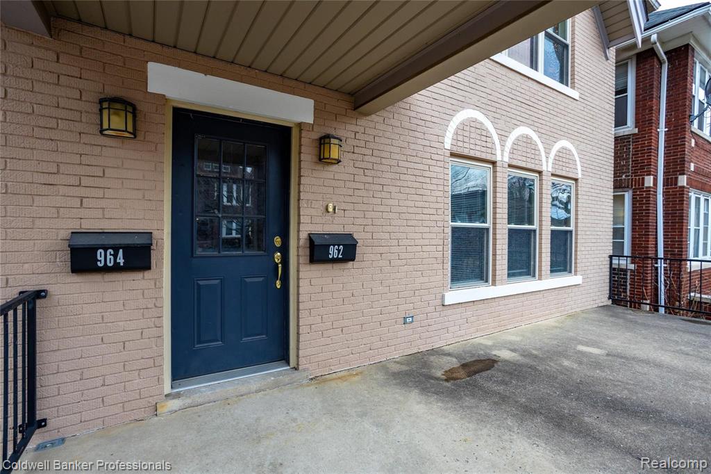 962 Nottingham Road, Unit 964 Grosse Pointe Park, MI 48230 - Photo 3 of 18