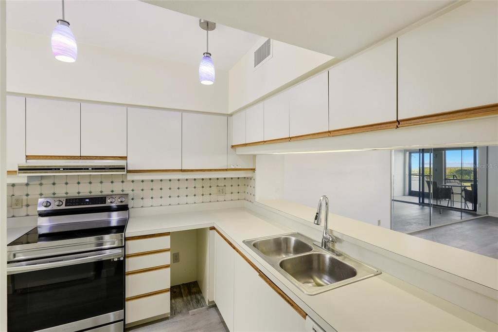 1920 Harbourside Drive, Unit 1003 Longboat Key, FL 34228 - Photo 12 of 72