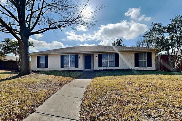 $2,475 | 912 Lexington Drive, Plano, TX 75075