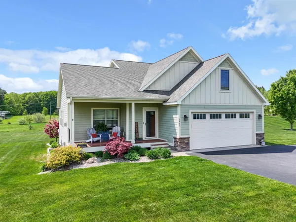 $629,000 | 3865 Brayton Lane, Traverse City, MI 49685