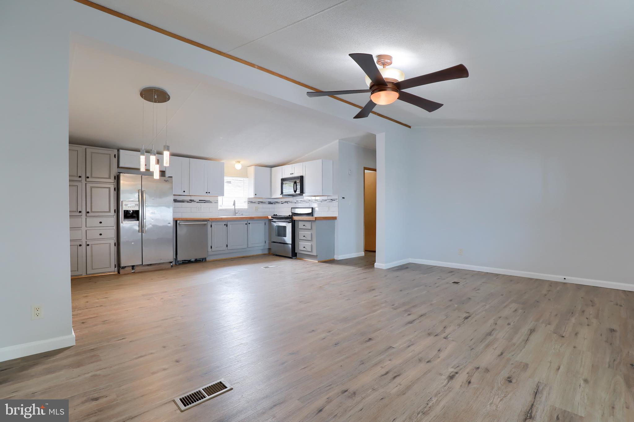 162 Weidler Lane Lititz, PA 17543 - Photo 7 of 29 Gallery Image 7