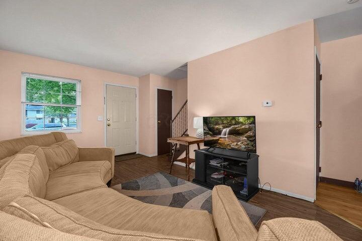 5690 Beechcroft Road, Unit B Columbus, OH 43229 - Photo 3 of 20 living room 3