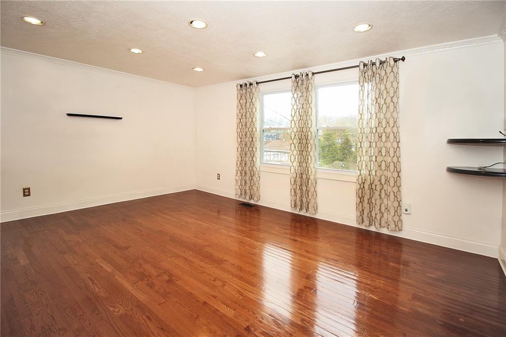 4030 Swallow Hill Road Pittsburgh, PA 15220 - Photo 4 of 24 Gallery Image 4