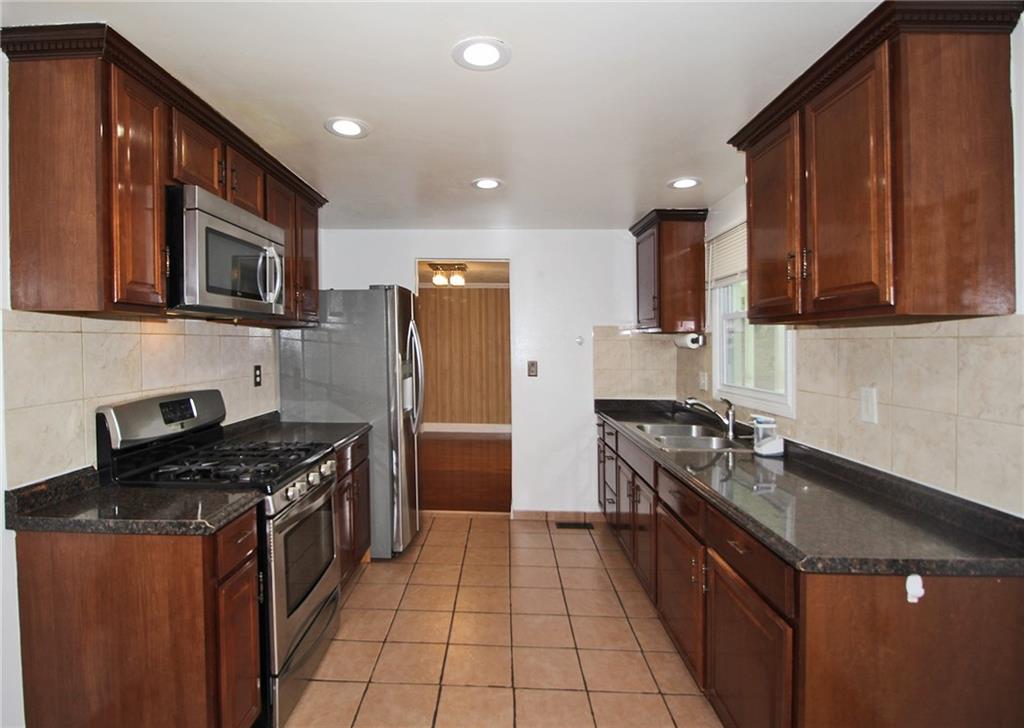 4030 Swallow Hill Road Pittsburgh, PA 15220 - Photo 6 of 24 Gallery Image 6