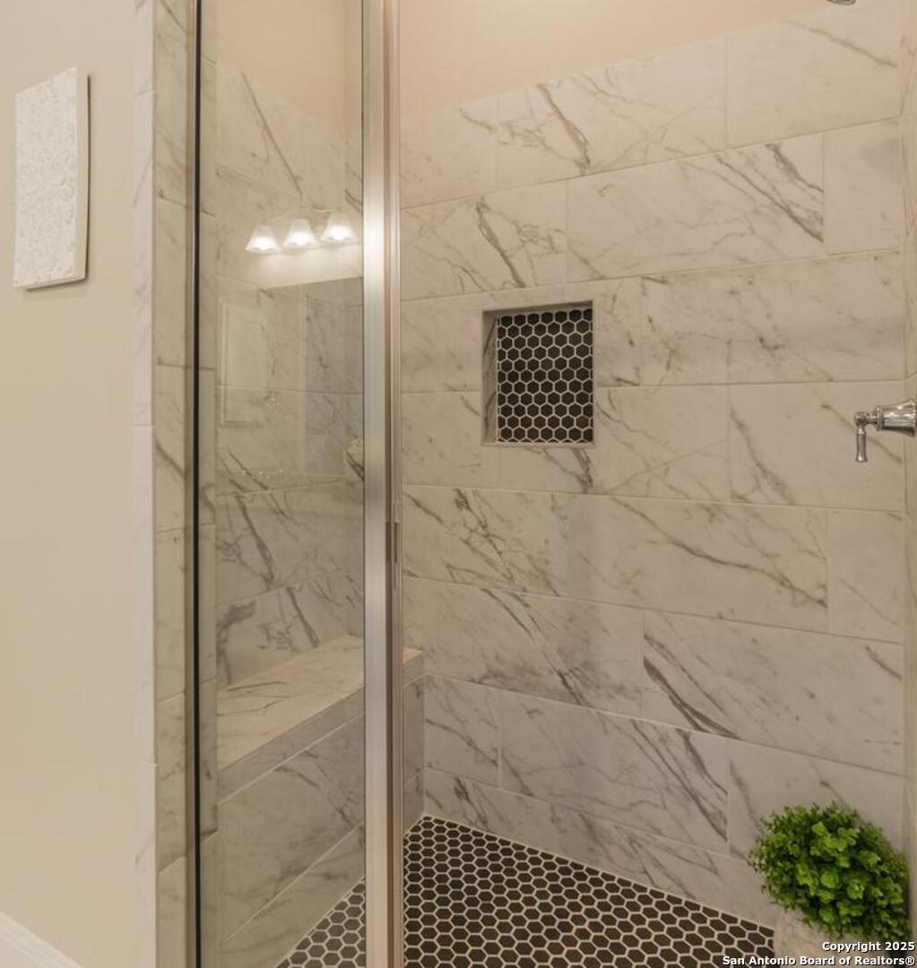108 Rosanna Ridge Universal City, TX 78148 - Photo 32 of 58 a bathroom with a shower