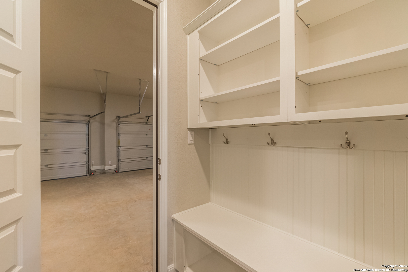 108 Rosanna Ridge Universal City, TX 78148 - Photo 44 of 58 a view of an empty walk in closet