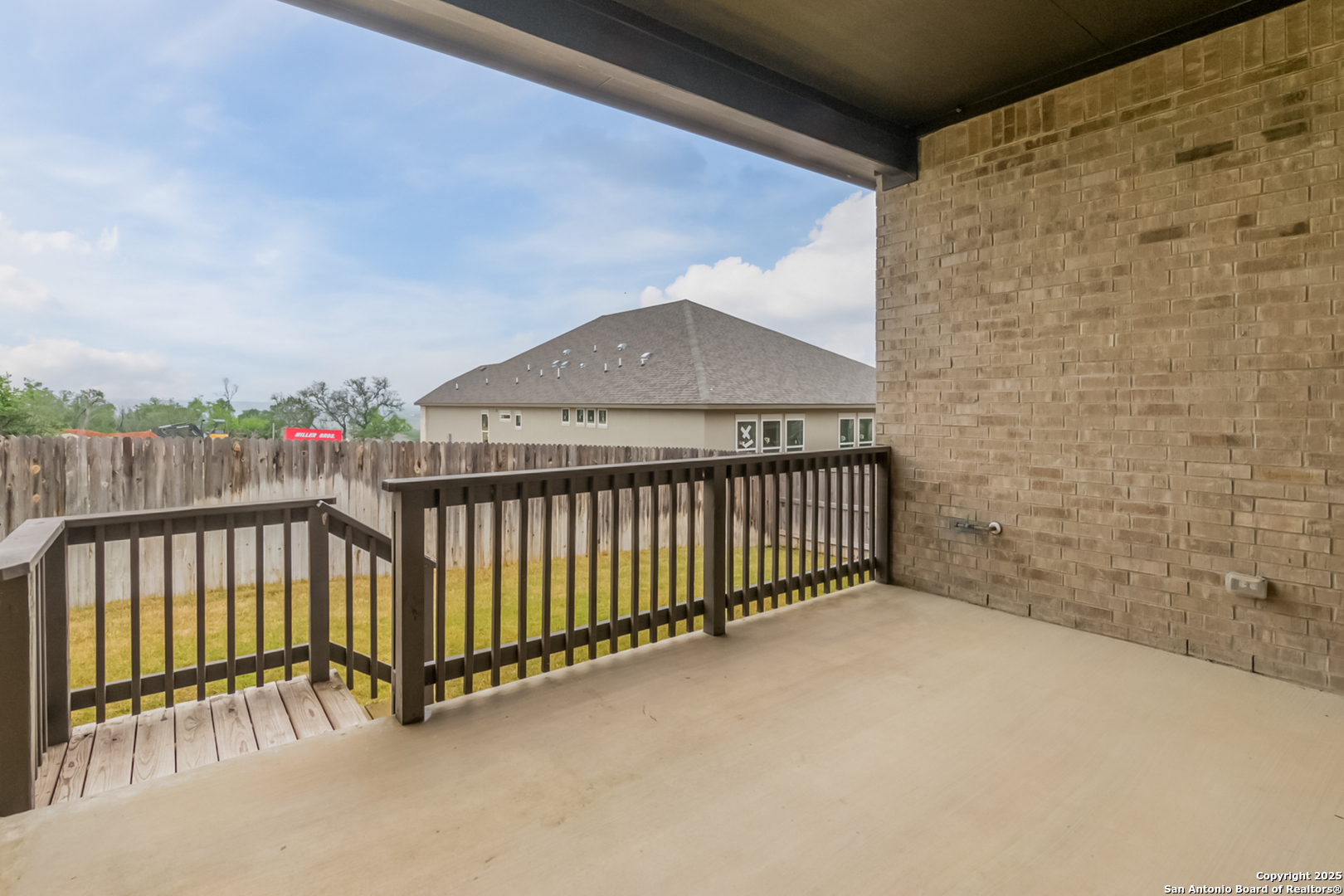 108 Rosanna Ridge Universal City, TX 78148 - Photo 50 of 58 a view of a balcony