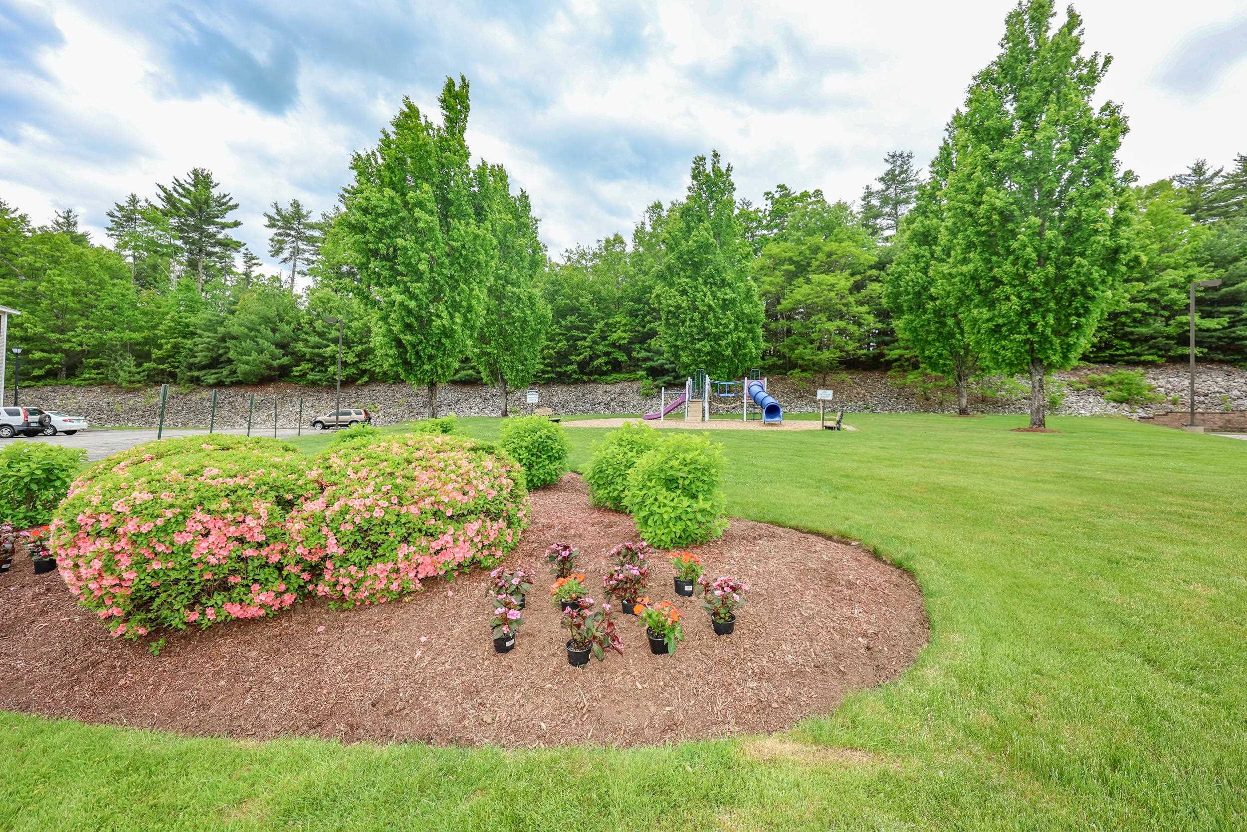 10 Vista Ridge Drive, Unit 8 Londonderry, NH 03053 - Photo 24 of 27