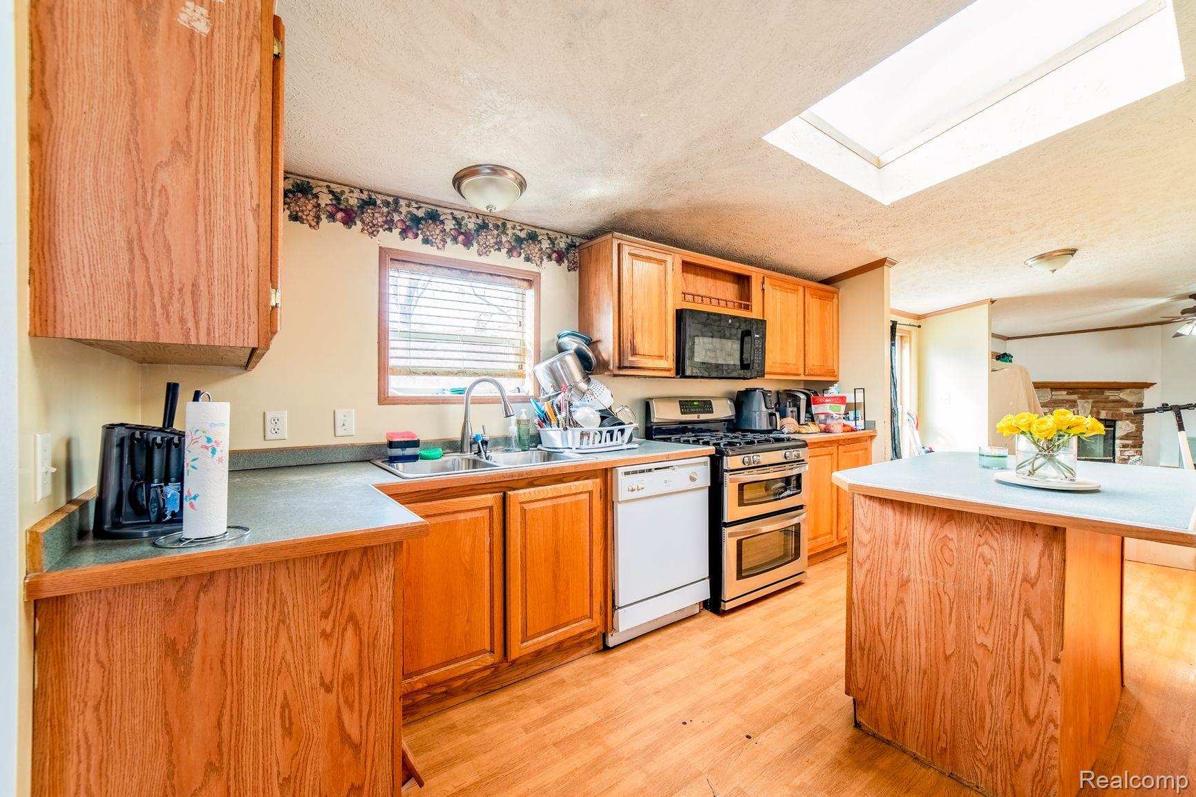 28581 Beechnut Street Inkster, MI 48141 - Photo 10 of 29 Kitchen