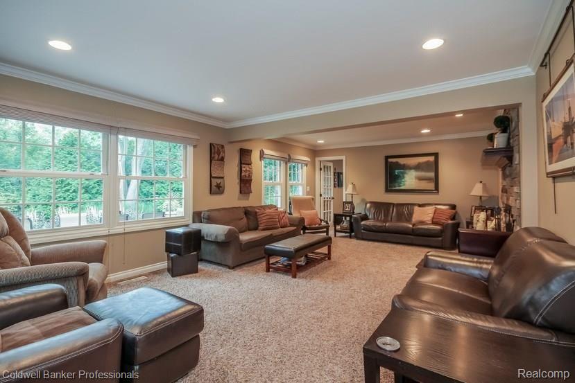 111 Manor Road Bloomfield Hills, MI 48304 - Photo 11 of 65 009-1234036-mls.jpg