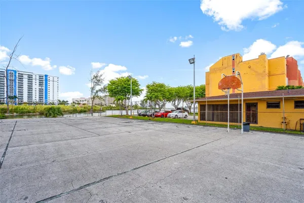 $2,300 | 4801 Northwest 7th Street, Unit 40716, Miami, FL 33126