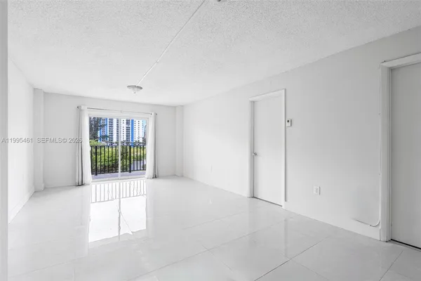 $2,300 | 4801 Northwest 7th Street, Unit 40716, Miami, FL 33126