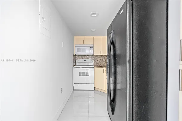 $2,300 | 4801 Northwest 7th Street, Unit 40716, Miami, FL 33126