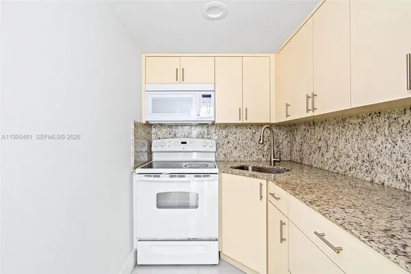 $2,300 | 4801 Northwest 7th Street, Unit 40716, Miami, FL 33126