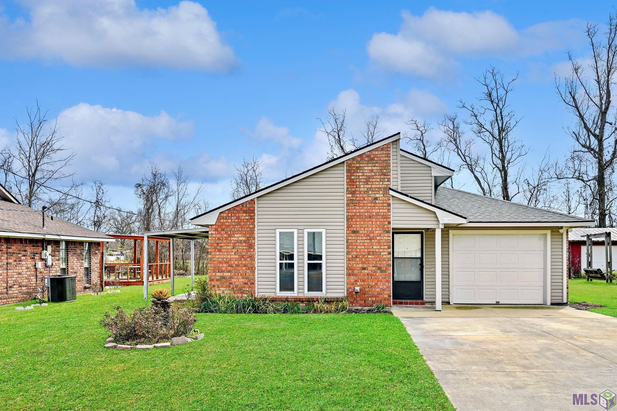 41069 Rustling Oak Drive Prairieville, LA 70769 - Photo 2 of 17