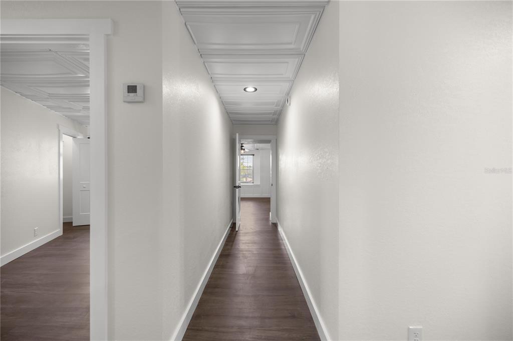 6391 Southeast 186 Terrace Morriston, FL 32668 - Photo 16 of 53 a view of a hallway