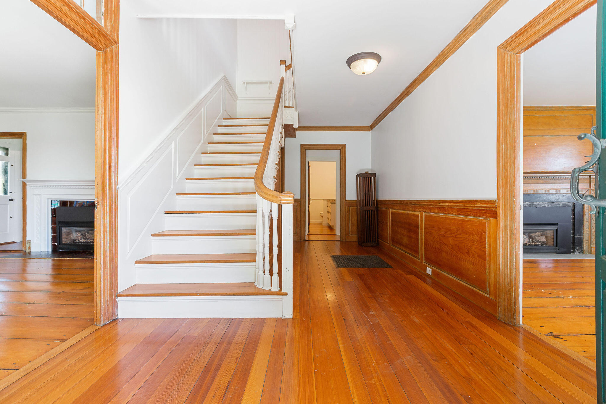 49 Putnam Avenue Cotuit, MA 02635 - Photo 15 of 97 Foyer