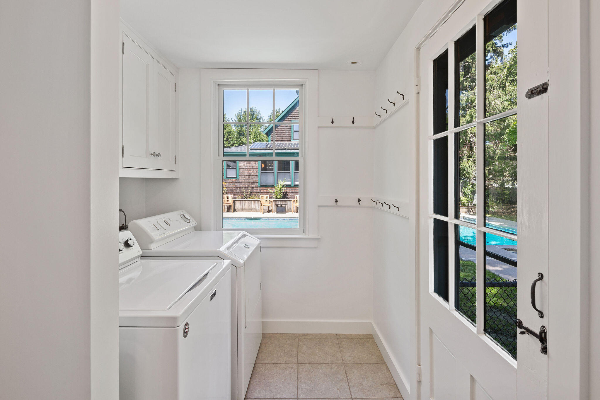 49 Putnam Avenue Cotuit, MA 02635 - Photo 31 of 97 Laundry/Mud Room