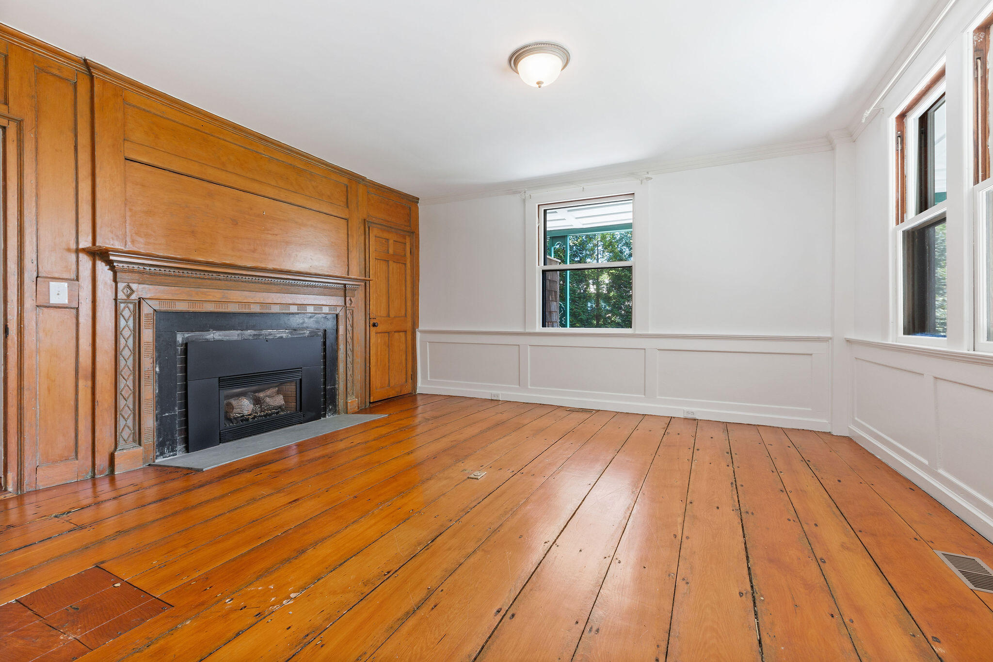 49 Putnam Avenue Cotuit, MA 02635 - Photo 38 of 97 Living Room