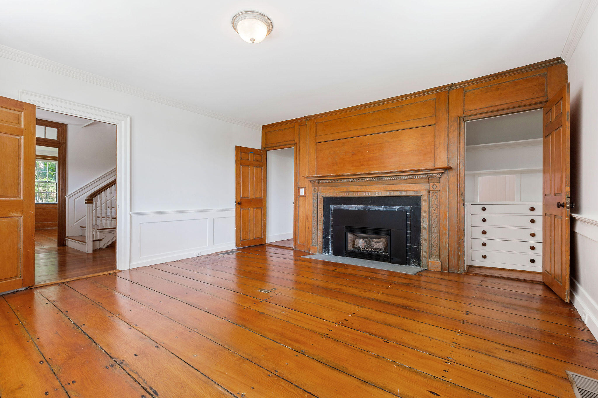 49 Putnam Avenue Cotuit, MA 02635 - Photo 39 of 97 Living Room
