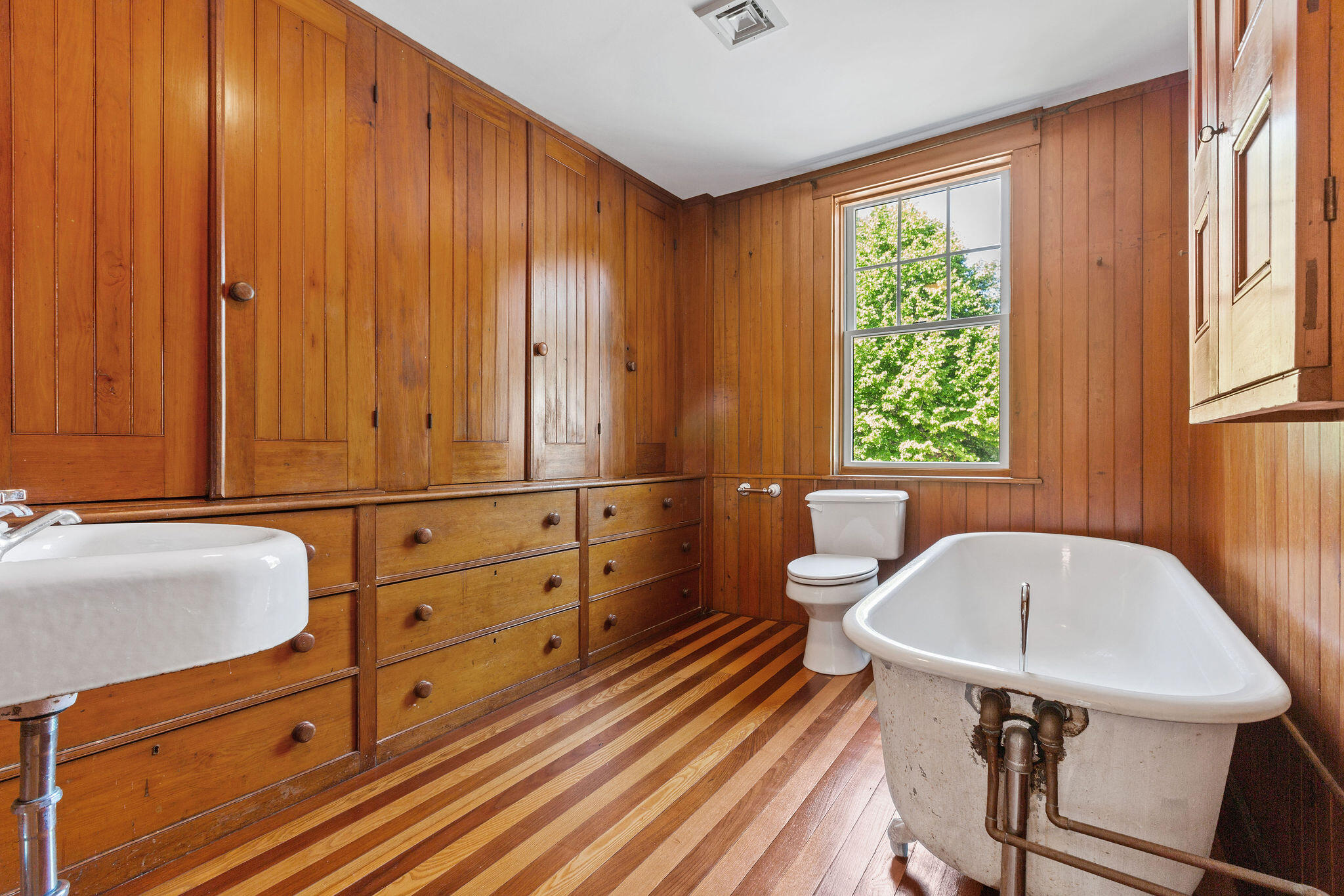 49 Putnam Avenue Cotuit, MA 02635 - Photo 70 of 97 Upstairs Bath