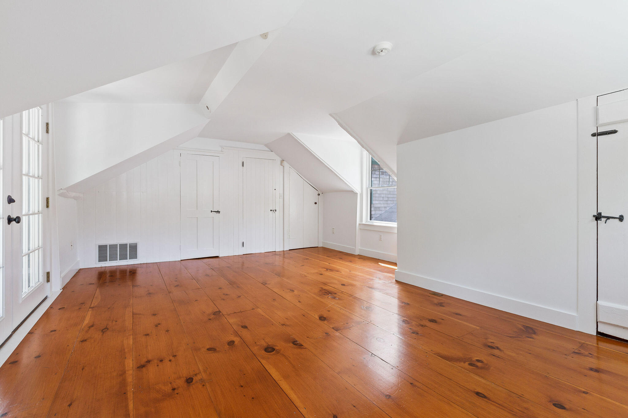 49 Putnam Avenue Cotuit, MA 02635 - Photo 78 of 97 Sitting Room