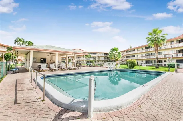 $139,900 | 5300 Washington Street, Unit D308, Hollywood, FL 33021
