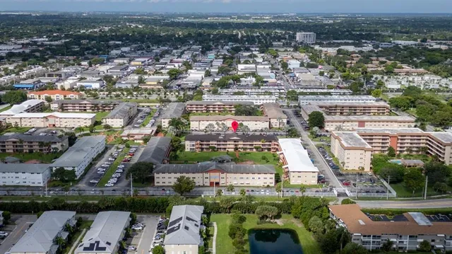 $139,900 | 5300 Washington Street, Unit D308, Hollywood, FL 33021