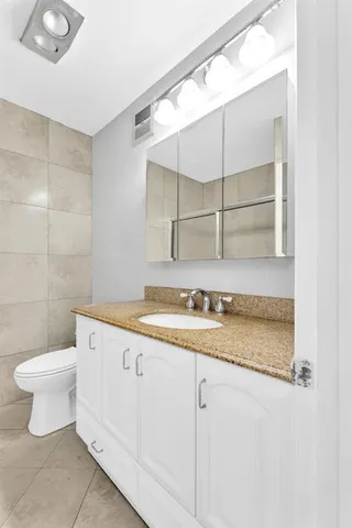 $139,900 | 5300 Washington Street, Unit D308, Hollywood, FL 33021