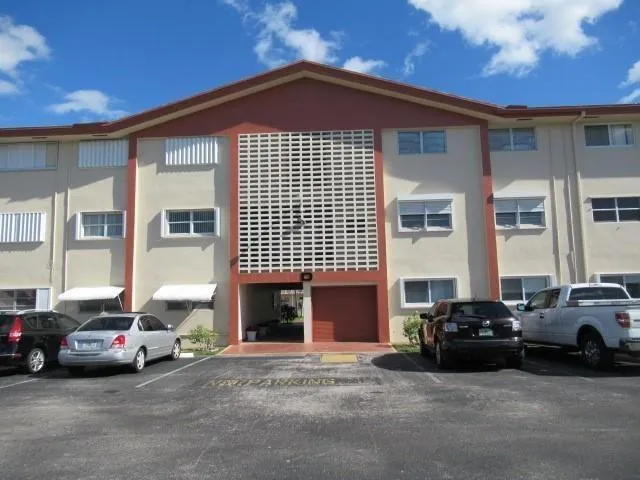 $139,900 | 5300 Washington Street, Unit D308, Hollywood, FL 33021