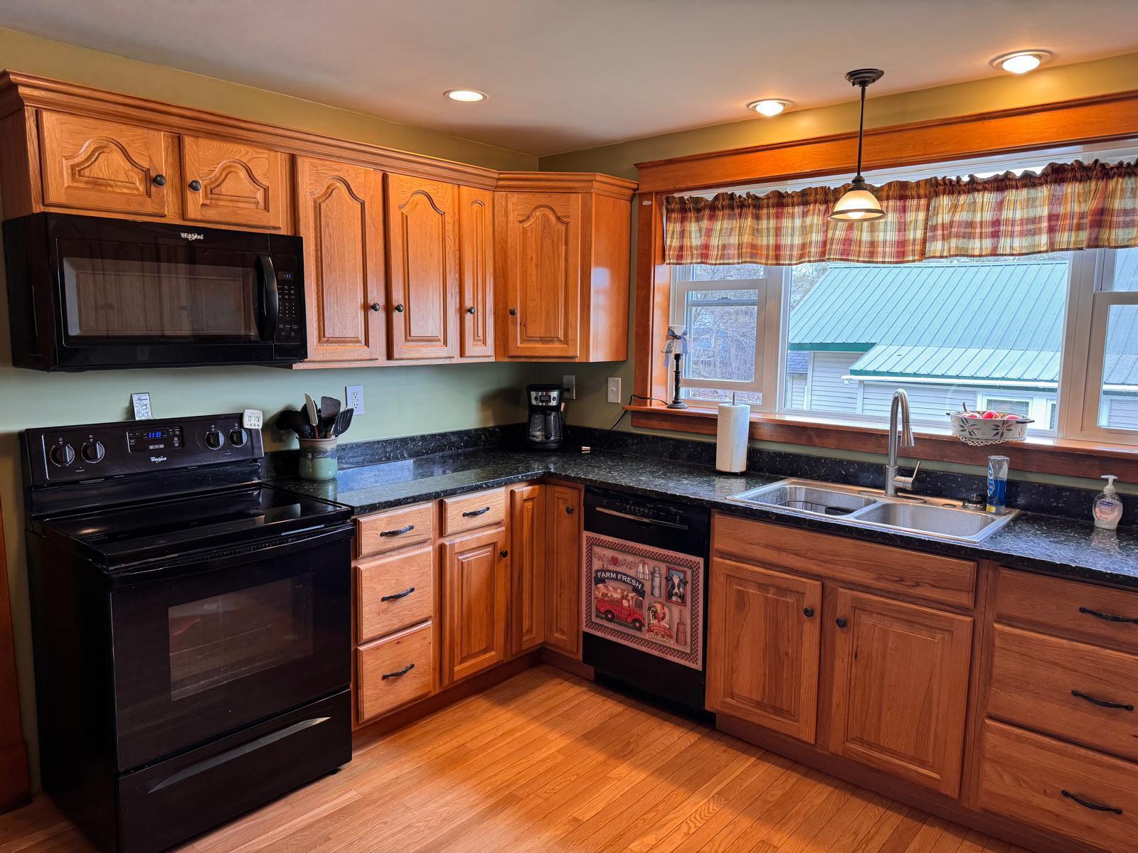 27 Military Road Blaine, ME 04734 - Photo 9 of 38 Kitchen