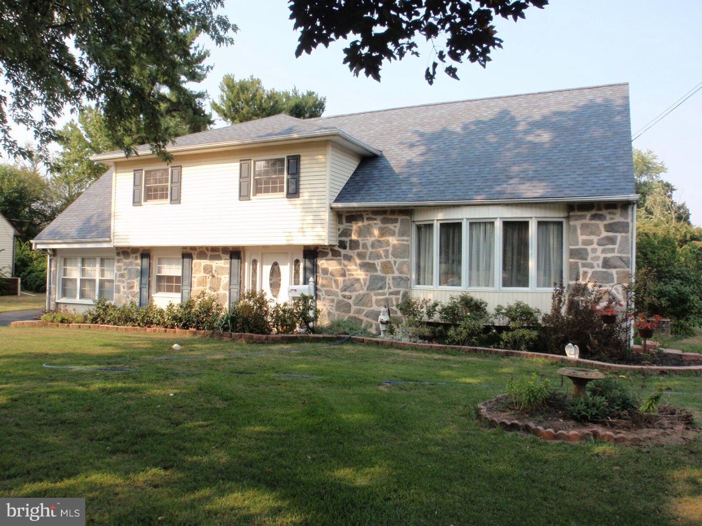 106 Arbor Road Cinnaminson, NJ 08077 - Photo 1 of 19 Gallery Image 1